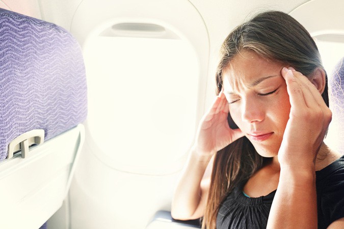 Почему опасно спать в самолете