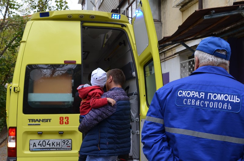Спецборт МЧС везёт в Москву мальчика из Севастополя, пострадавшего в ДТП этой весной [фото]