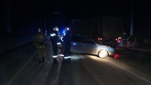 В Крыму столкнулись три иномарки, "Лада" протаранила стену и в ДТП с трактором погиб водитель Daewoo [фото]