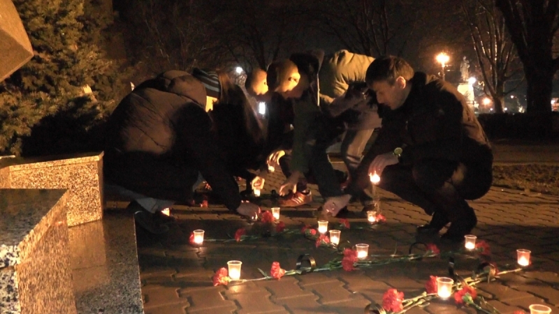 Севастопольцы почтили память погибших в московской авиакатастрофе с Ан-148 [фото]