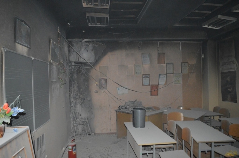 В Севастополе горела школа, эвакуированы 25 человек [фото]