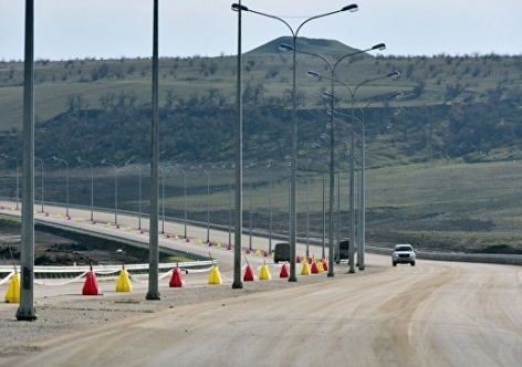 Движение по трассе к Крымскому мосту запустят уже в апреле