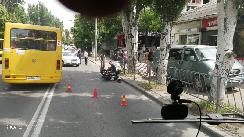 ДТП в Севастополе: столкнулись Chevrolet и байк (фото)