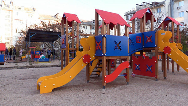 В этом году в Севастополе установят 130 детских площадок