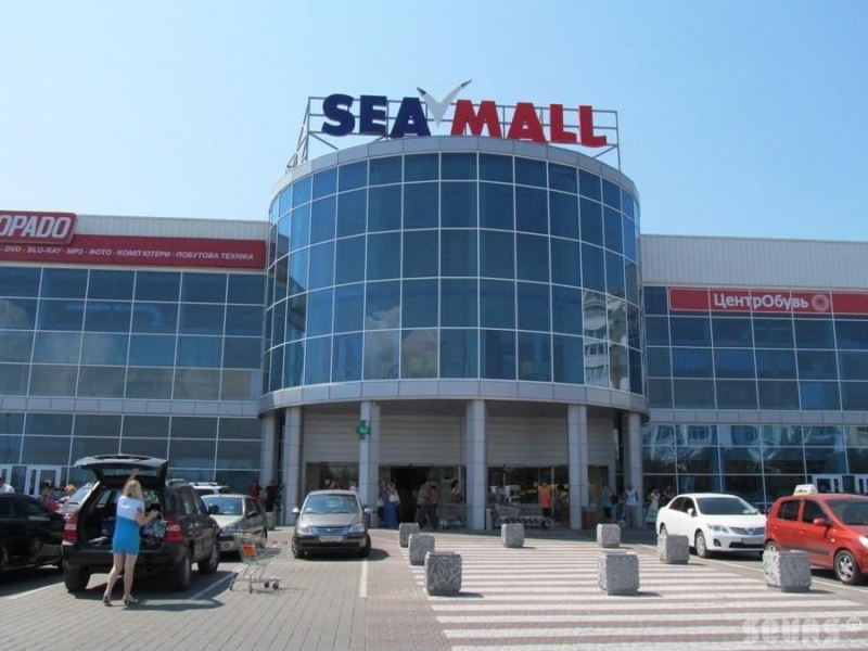 Севастопольцам объяснили, почему снова закрыт ТЦ "SeaMall"