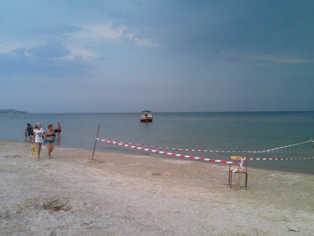 Опасный отдых: на пляже детского лагеря в Крыму нашли мину
