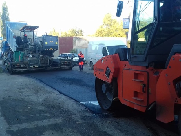 Объезжай: в Симферополе начали ремонтировать дорогу на улице Москалева