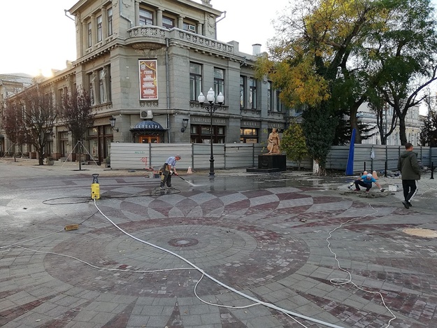 Новые лавочки и камеры видеонаблюдения: в центре Симферополя закончилась реконструкция