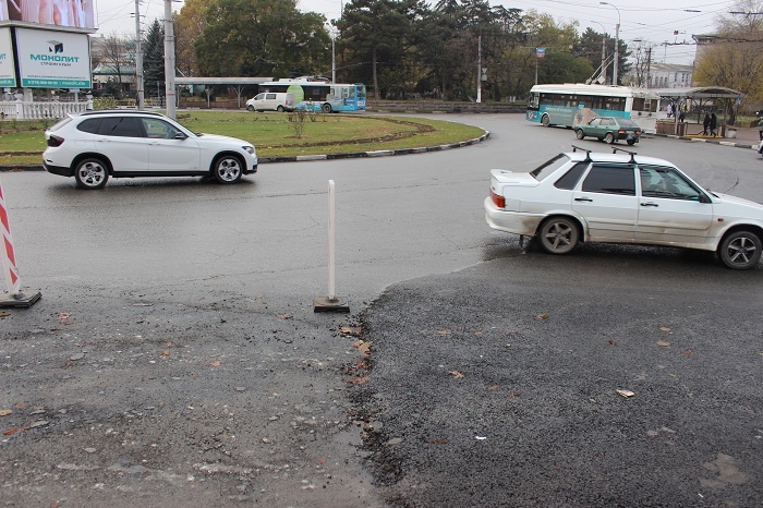 Остались ямы и трещины: как отремонтировали дорогу на проспекте Кирова