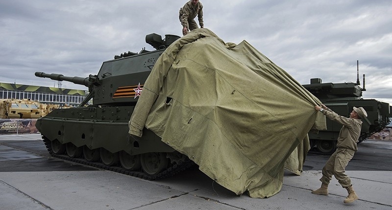 На перевооружение армии в 2019 году потратят около триллиона рублей