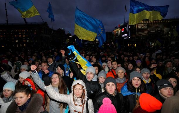 Тимошенко призвала студентов на евромайдане мирно добиваться подписания СА