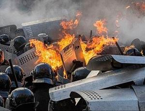 МВД: Три милиционера погибли в ходе беспорядков в Киеве, 135 в больнице