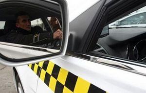 Такси подняли тарифы и отказываются от поездок в центр Киева