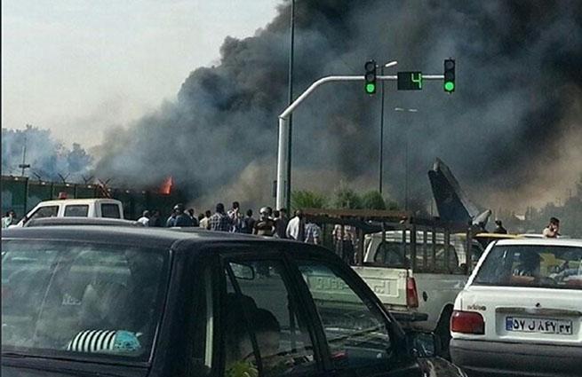Три человека выжили в авиакатастрофе в столице Ирана