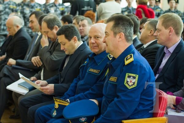 Крымским железнодорожникам передали флаг госохраны ж/д транспорта (фоторепортаж)