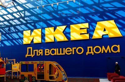 IKEA отказалась от рекламного журнала из-за запрета гей-пропаганды в России