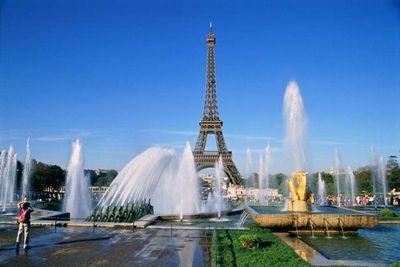Франция стала самой популярной страной мира среди туристов