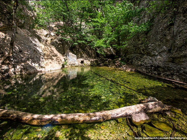 Достопримечательности Крыма: Каньон Узунджа - самый крупный на полуострове естественный источник пресной воды [Фото]