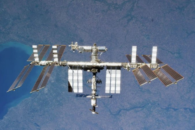 Экипаж МКС укрылся в «Союзе» от приближающегося космического мусора