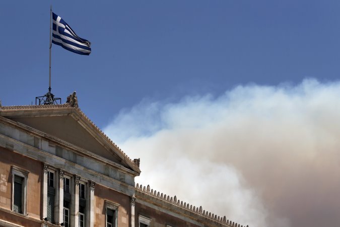 СМИ: Банковские каникулы обошлись Греции в три млрд евро