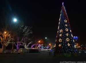 В Севастополе отключили праздничную иллюминацию