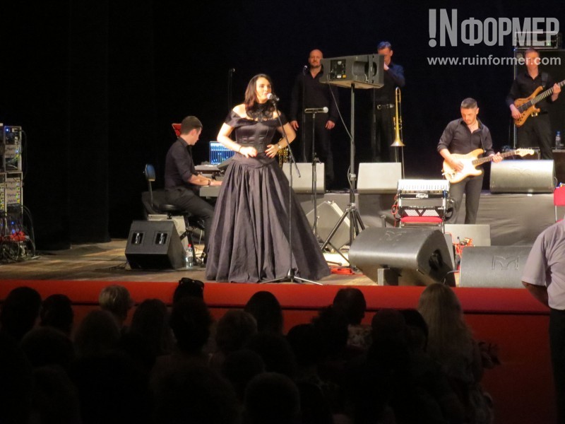 В Севастополе Ваенга выступила с «концертом-исповедью» и пообещала вернуться (фото)