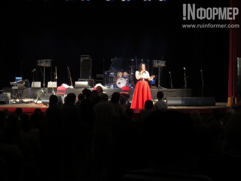 В Севастополе Ваенга выступила с «концертом-исповедью» и пообещала вернуться (фото)