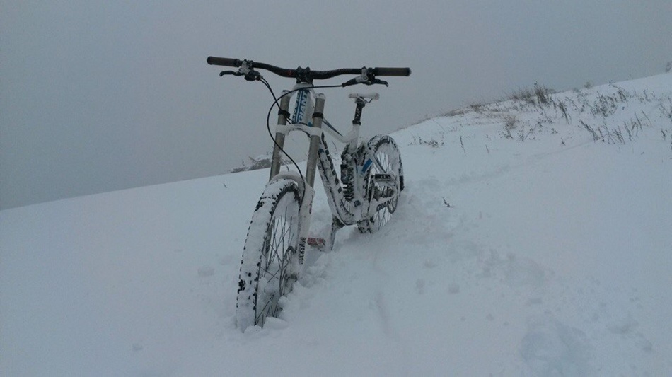 Фотофакт: первый снег в Крыму засыпал Ай-Петри