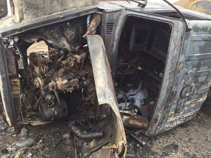 Фотофакт: на въезде в Симферополь опрокинулся и сгорел бензовоз. Водитель не выжил