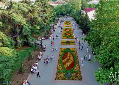 В парках и скверах Севастополя не всё чисто
