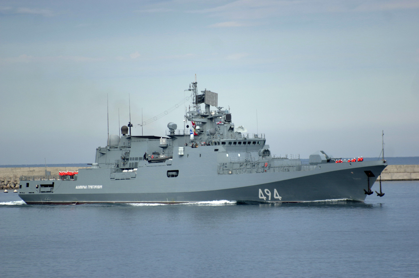 Фрегат "Адмирал Григорович" вернулся к выполнению задач в Средиземном море