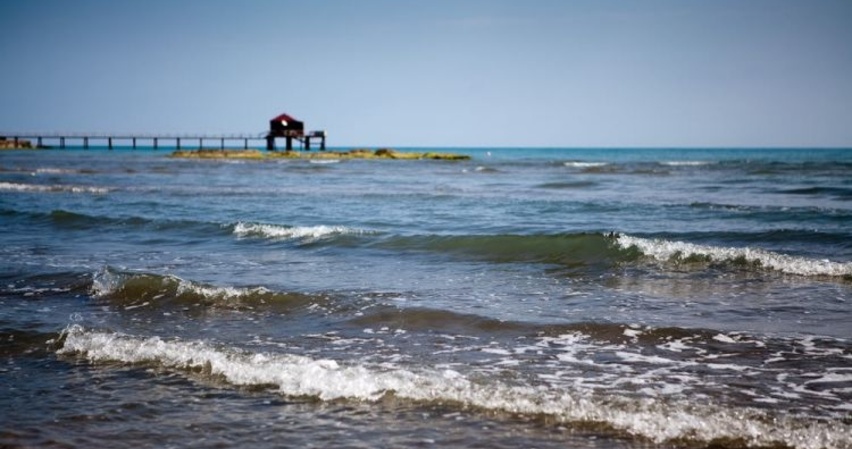 На берегу моря в Керчи обнаружили труп женщины 