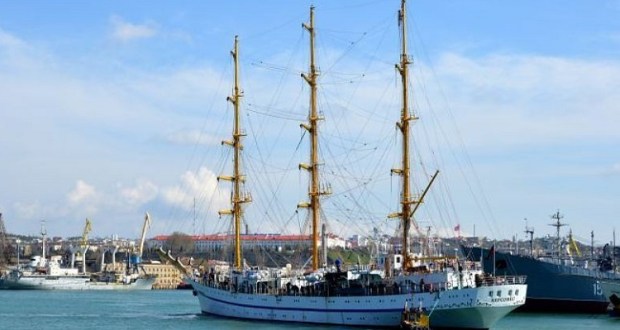 На борту парусного учебного судна «Херсонес» откроется фотовыставка «Паруса России»