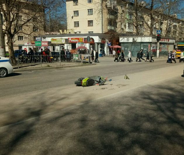 На дорогах Севастополя: в выходные под машины попали две несовершеннолетние