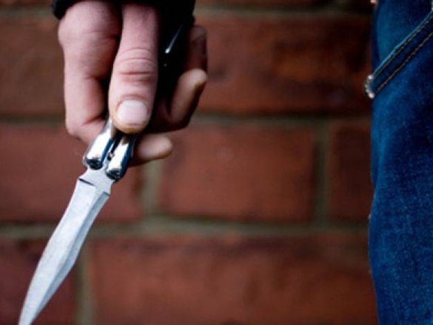 Помоги найти: в Симферополе подросток с ножом напал на 10-летнюю девочку
