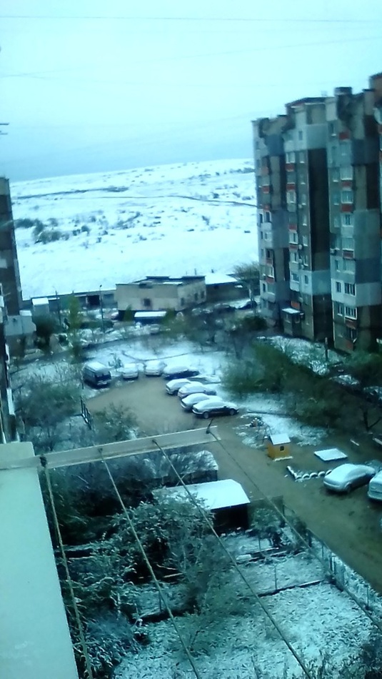 Снег в Симферополе в конце апреля: горожане делятся фото города