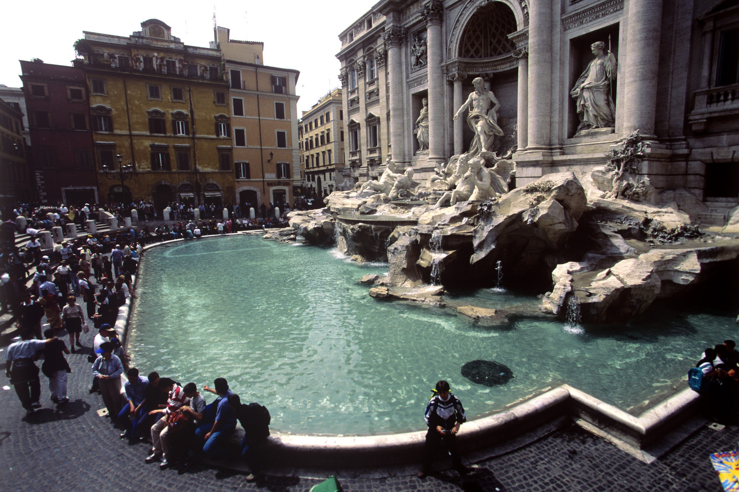 Туристы забросили в главный фонтан Италии €1,4 млн за год