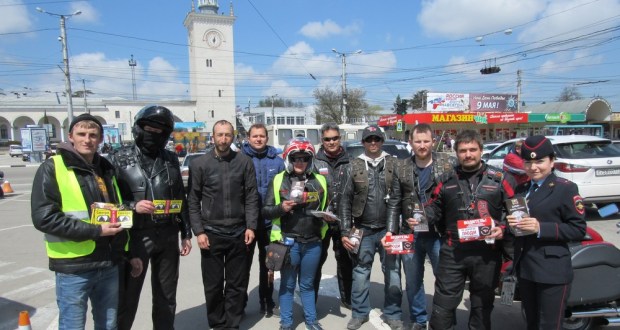 В крымской столице байкеры и автоинспекторы провели совместную акцию «Мотоциклист»