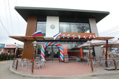 В Симферополе открылся «Мир Бургер» 