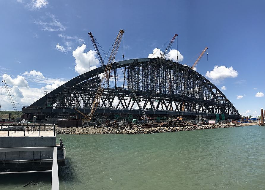 Из-за установки арок Крымского моста фарватер могут закрыть на трое суток 