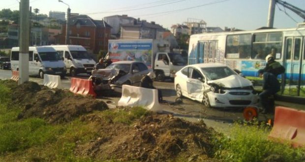 ДТП в Севастополе, утро 17 июля: две машины вряд ли подлежат восстановлению