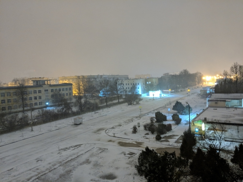 Севастополь за неделю до весны накрыло снегом