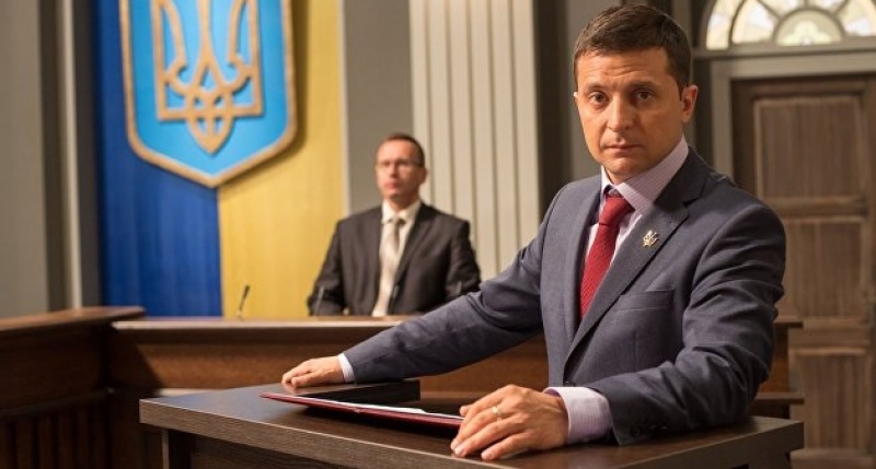 Шоумен Зеленский более чем в два раза обогнал Порошенко в предвыборном рейтинге