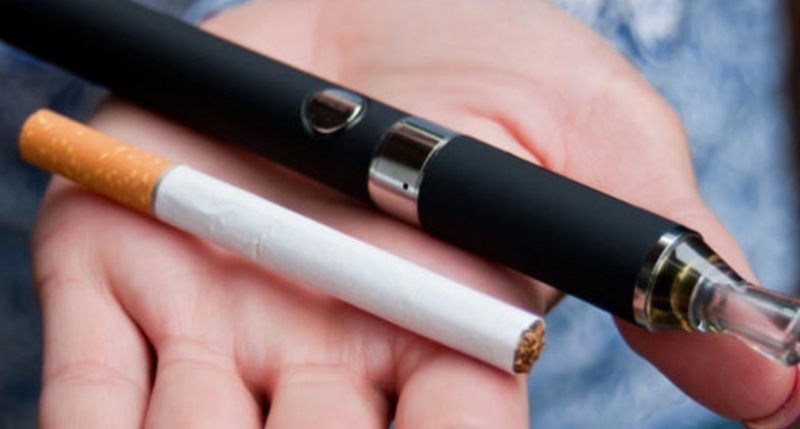 Минздрав предложил уравнять электронные и обычные сигареты 