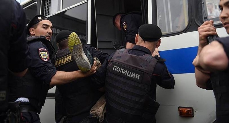 Более 400 человек задержано в Москве на марше в поддержку Голунова