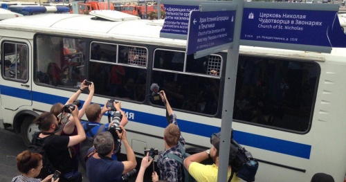 Более 400 человек задержано в Москве на марше в поддержку Голунова