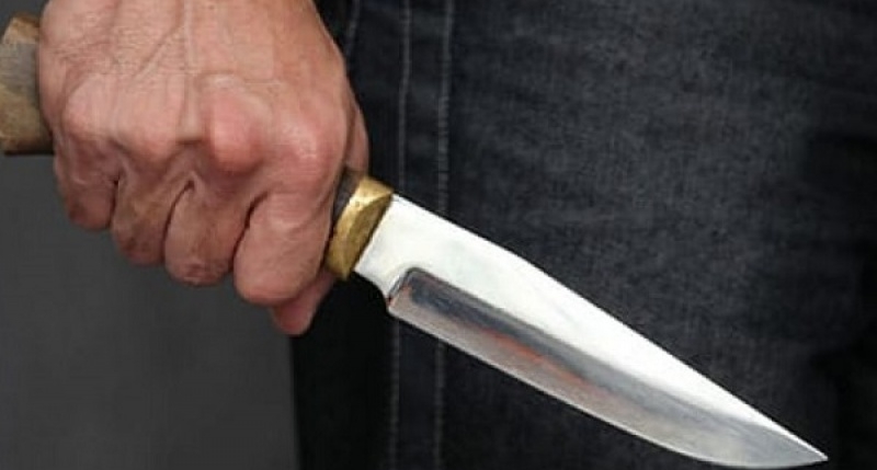В ялтинской педакадемии неизвестный пырнул ножом студентку