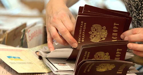Вам паспорт не положен: как крымчане узнают, что они не граждане России 
