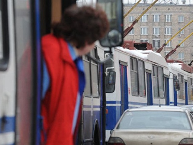 Пассажирам на заметку: троллейбусы до аэропорта Симферополь временно перестанут ездить