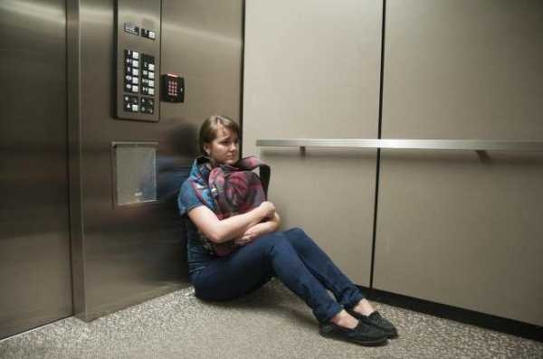 Помощь не спешила: дети в Симферополе несколько часов сидели в застрявшем лифте